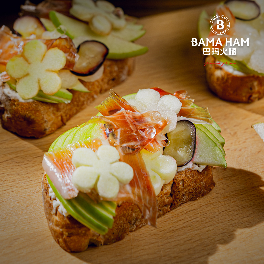 巴玛火腿苹果开放三明治 